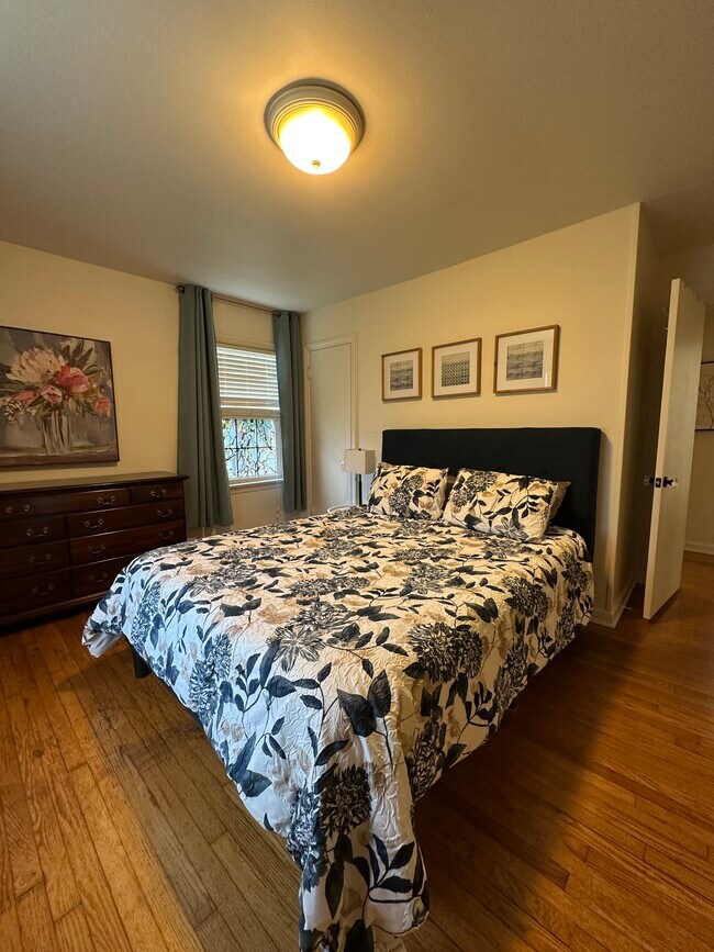 Building Photo - 2414 Fairmont Blvd