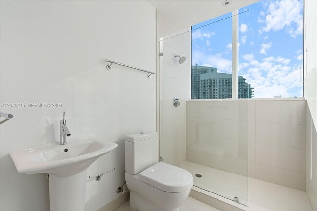 Building Photo - 2020 N Bayshore Dr