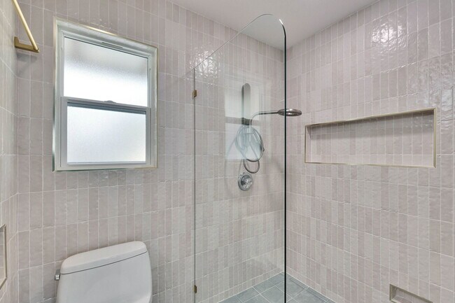 Building Photo - 7709 Shoal Creek Blvd