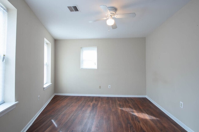 Building Photo - 2332 Frankford Ave