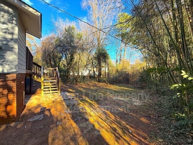 Building Photo - 2719 Thornton Rd