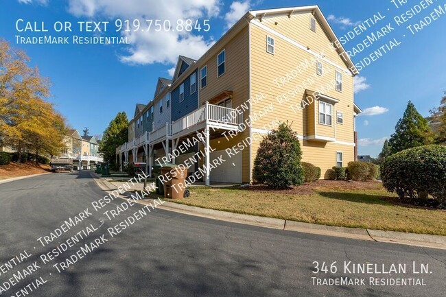 Building Photo - Spacious 4-Bedroom, 2.5-Bathroom Townhouse...