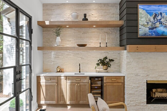 Building Photo - 1103 Centennial Dr