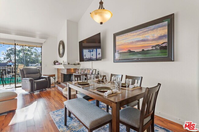 Building Photo - 4637 Park Dr