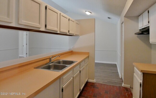 Building Photo - 10268 Pine Breeze Rd W