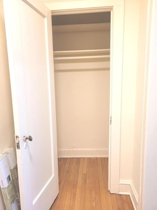 Building Photo - 2336 E 68th St