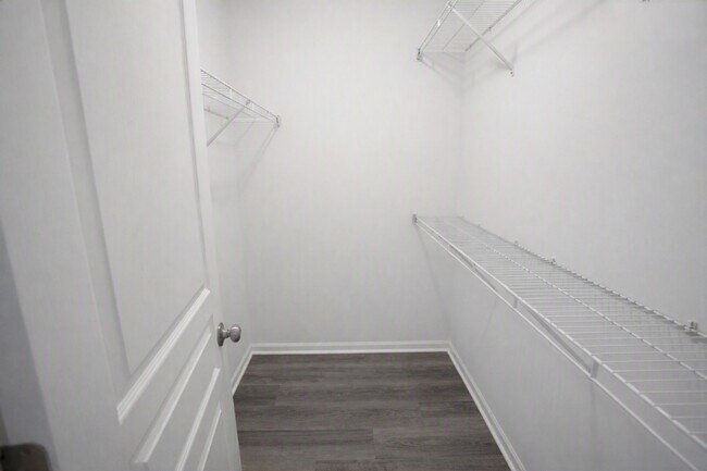 Building Photo - 3224 Bromley Ln