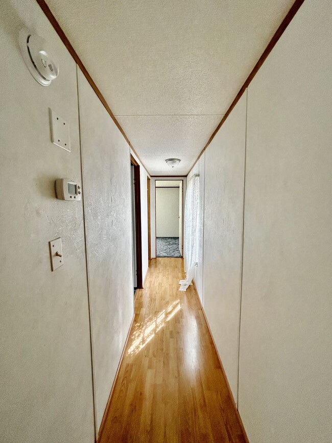 Building Photo - Available Now! 3 Bedroom 2 bath unit