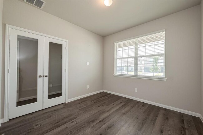 Building Photo - 5619 Brooklyn Rose Dr