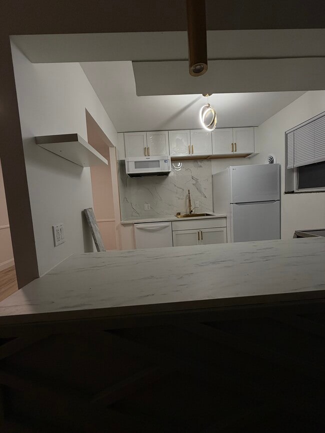 Building Photo - 1617 Pelham Pl