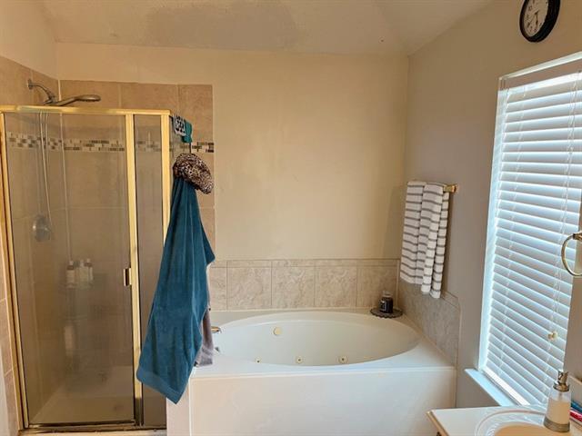 Building Photo - 8504 Saffron Dr