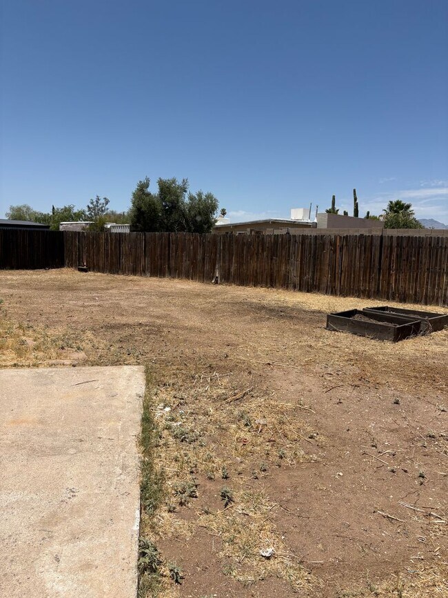 Building Photo - Cozy 3 bedroom 1 bathroom SFR