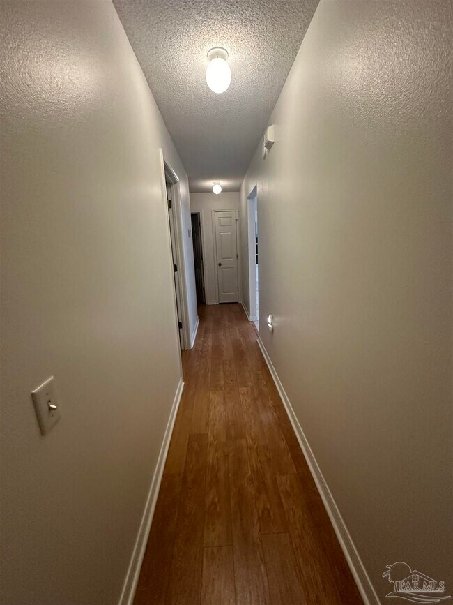 Building Photo - 808 Wickwood Cir