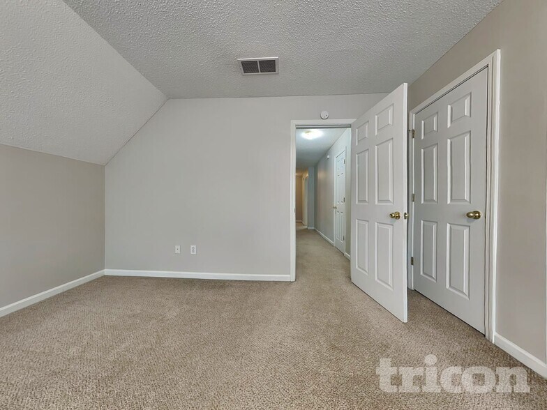 Building Photo - 5739 Newnan Cir