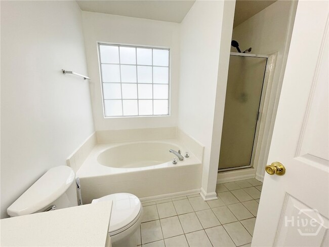 Building Photo - 128 Cormorant Way