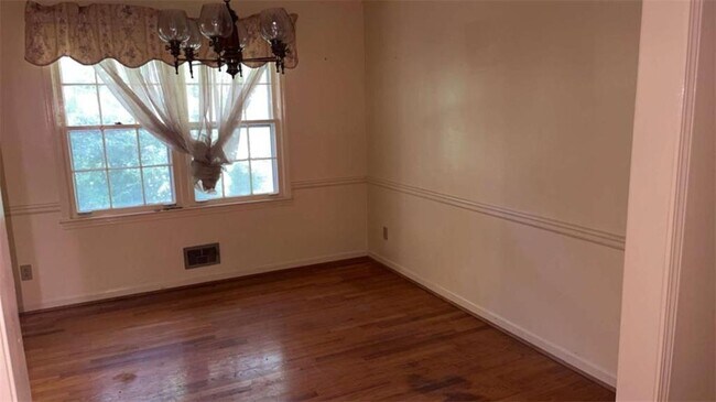 Building Photo - 416 Barbashela Dr