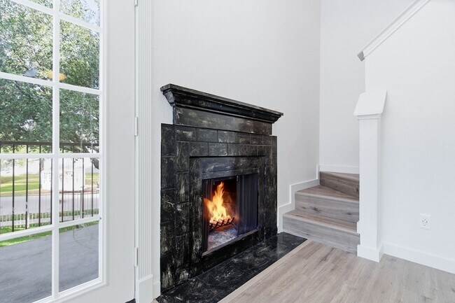 Building Photo - 3101 Sondra Dr