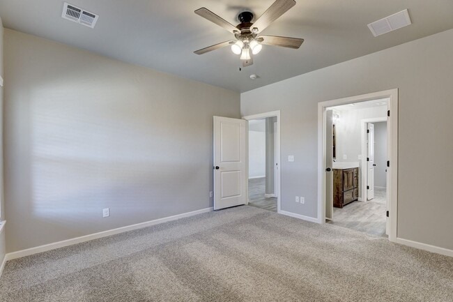 Building Photo - 5813 Goldfinger Rd