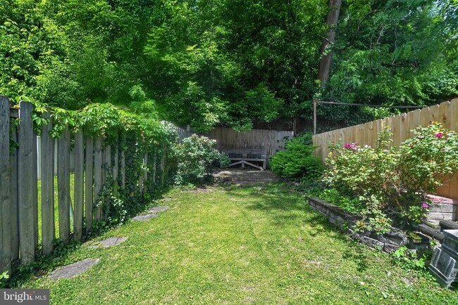 Building Photo - 4739 Smick St