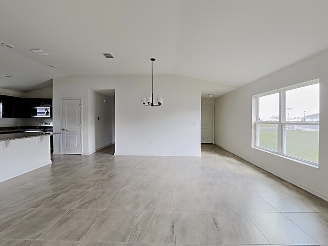 Building Photo - 4600 Glencrest Loop