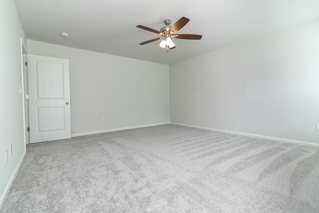 Building Photo - 104 Ashwood Ave