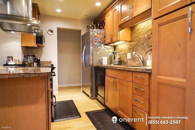 Building Photo - 5210 Lake Washington Blvd NE