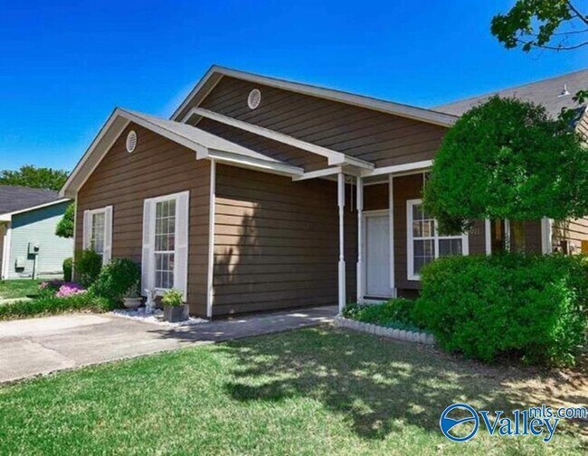 Building Photo - 111 Bentworth Ln