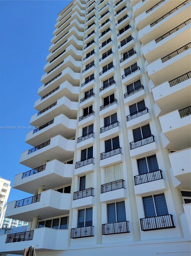 Building Photo - 6422 Collins Ave