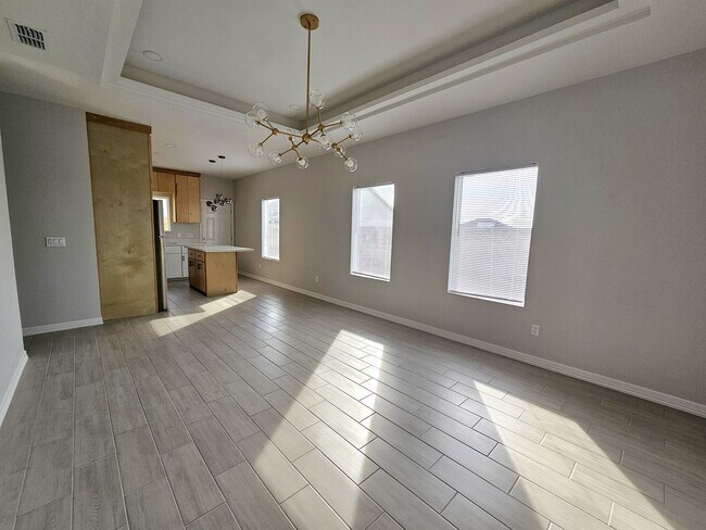 Building Photo - 1019 N Woodson Ave