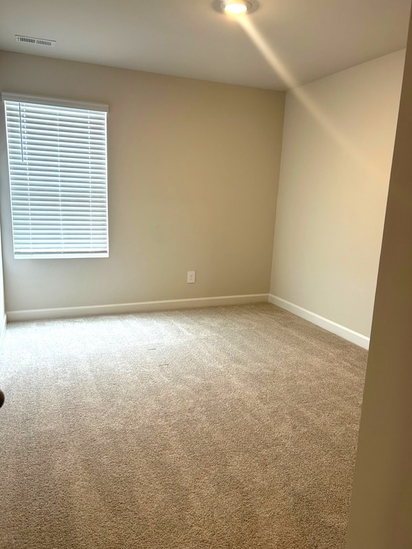 Building Photo - 105 Pleasure Ln