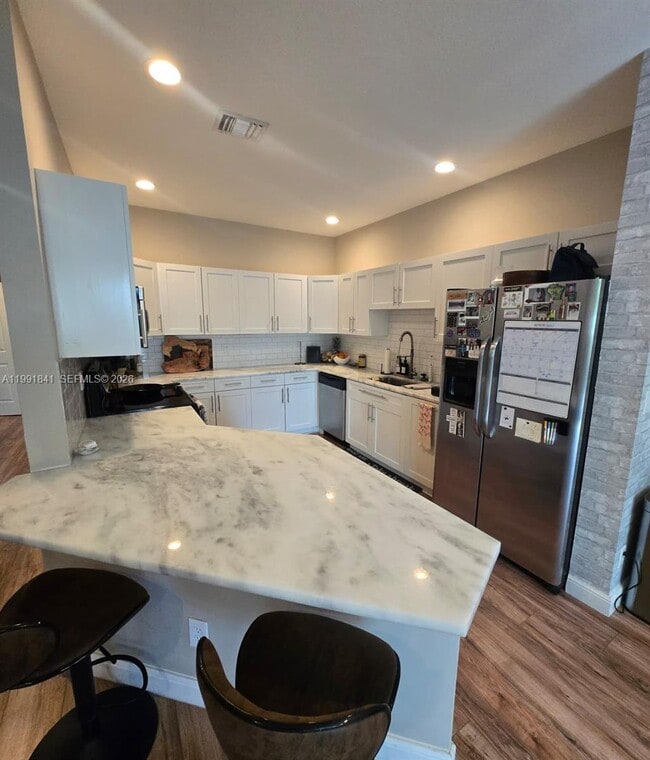 Building Photo - 806 SE 14th St