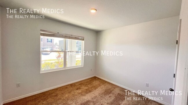 Building Photo - 5239 Mahogany Dr