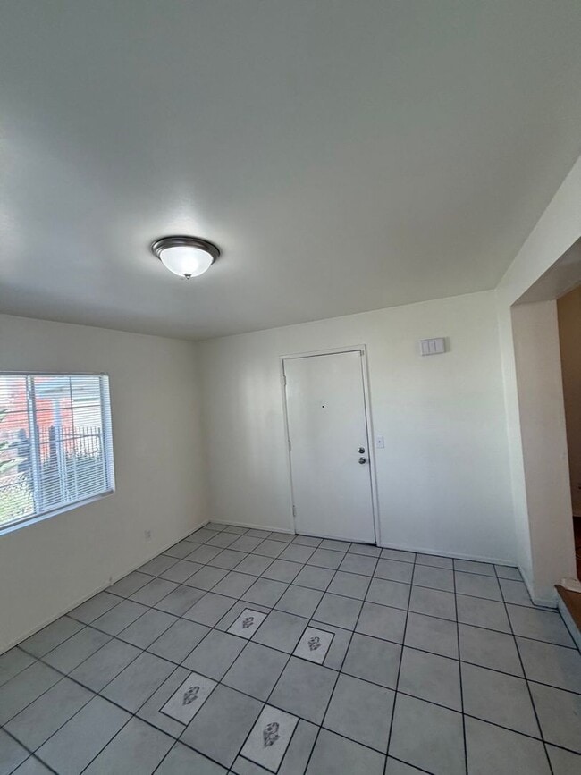 Building Photo - Spacious 4-Bed, 2-Bath Home in Whittier