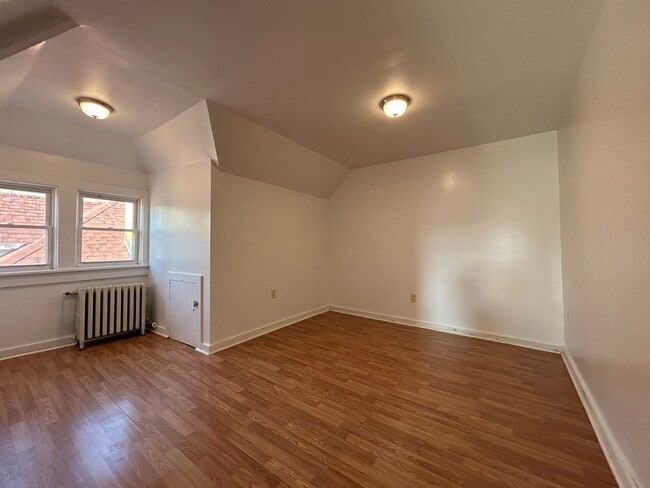 Bedroom2 p1 - 225 S Main Ave