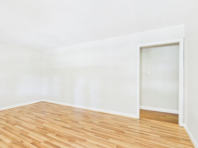 Building Photo - 3041 Clintwood Rd