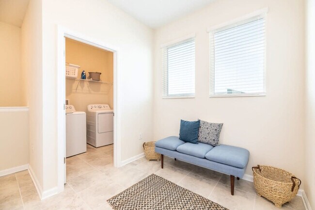 Building Photo - 1131 Challenge Dr