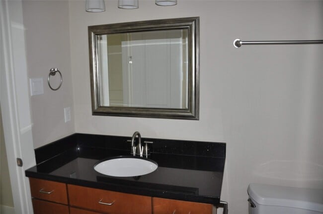 Building Photo - 510 Lovett Blvd