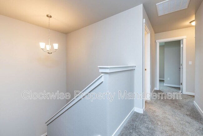 Building Photo - 118 Tacoma Ct NW