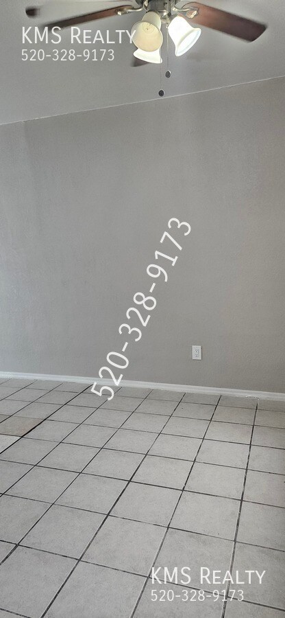 Building Photo - 1577 W Aztec Ct