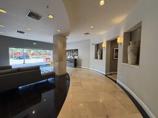 Building Photo - 350 K St