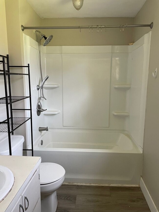 Building Photo - 4 BED 2 BATH TWO STORY HOME IN TROY!