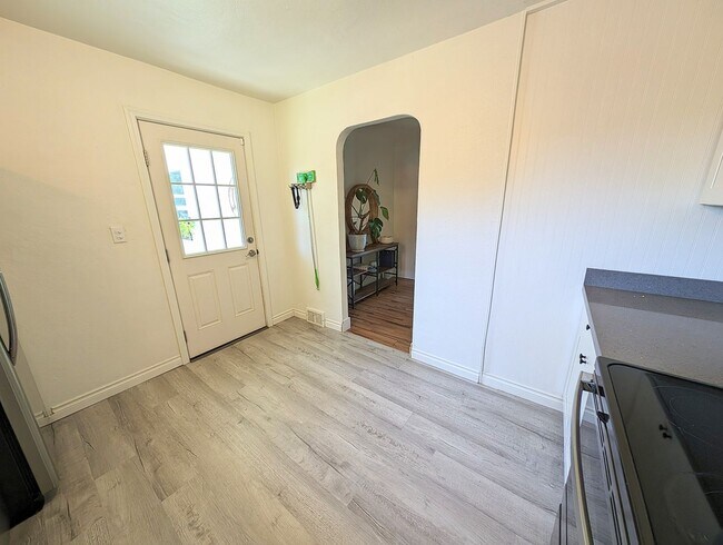 Building Photo - Updated 3 Bedroom Charmer in the Heart of ...