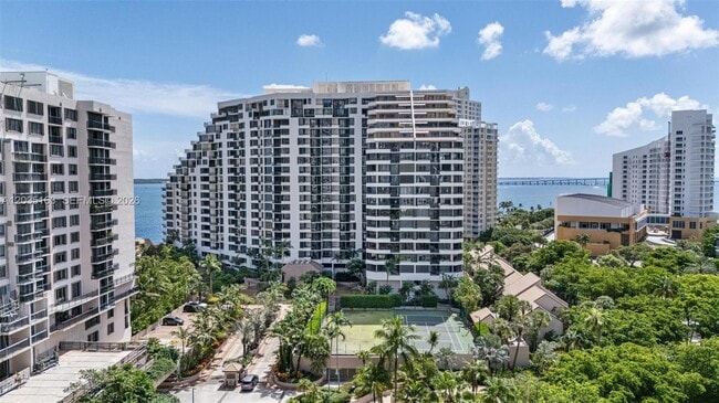 Building Photo - 520 Brickell Key Dr