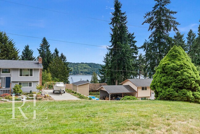 Building Photo - Elevated Living in Illahee – Style, Space ...