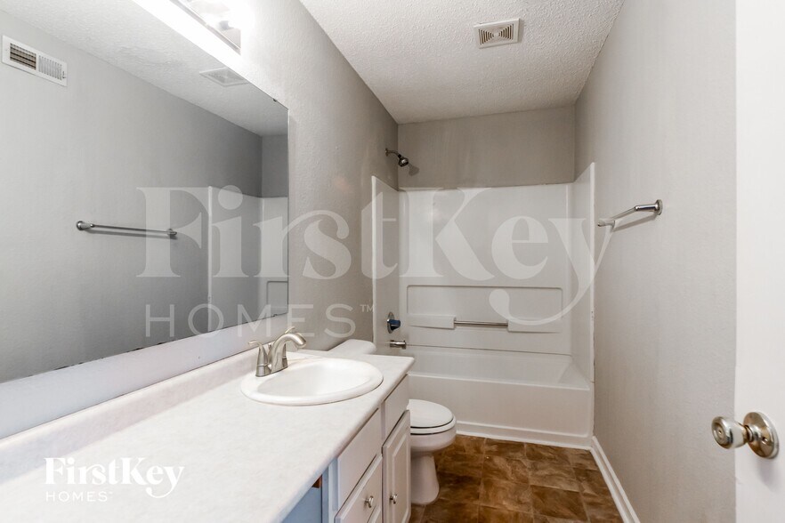 Building Photo - 5980 Redcliff S Ln