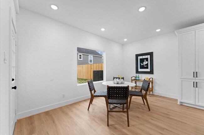 Building Photo - 514 Melbourne St