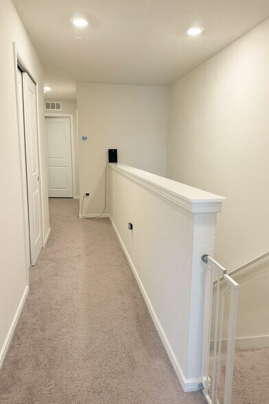Building Photo - 5489 Elmview Xing