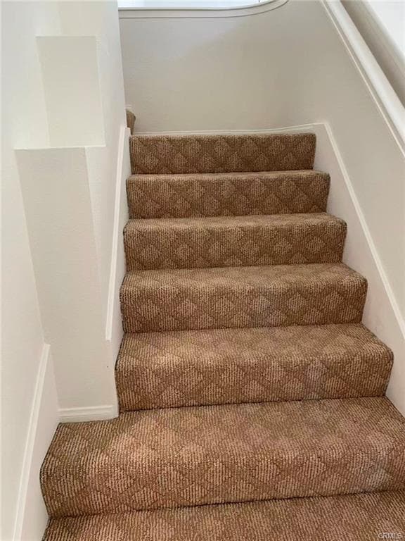 Building Photo - 15 Springbrook Rd