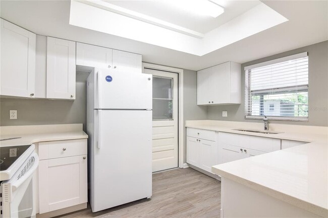 Building Photo - 8720 Christi Ct