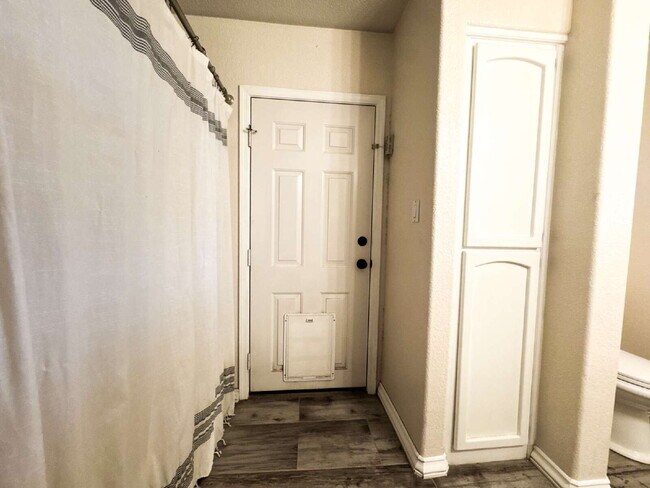 Building Photo - “Spacious 4-Bedroom, 2-Bathroom Home with Pool in Tamarack”